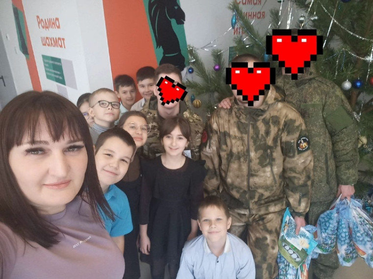Новогодние открытки защитникам.
